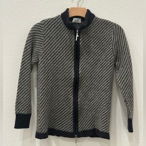 Stylish Houndstooth Sweater